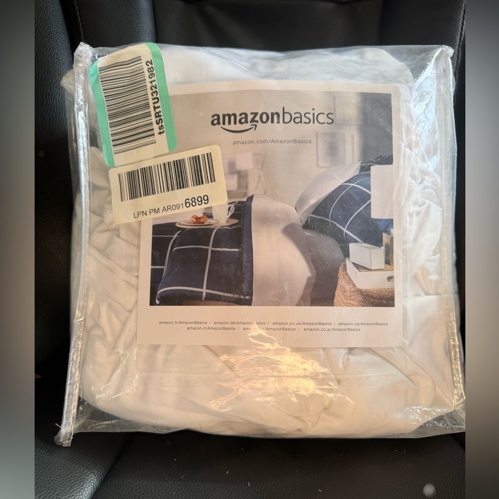 Amazon basics mattress protector zip close
